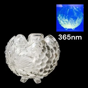 Antiguo cuenco rosa de vidrio de carnaval blanco iridiscente GRAPE DELIGHT Dugan Glass BRILLO - Imagen 1 de 11