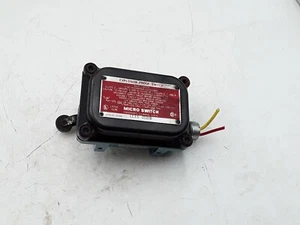 Honeywell KEMA 04ATEX2312X Explosion Proof Switch - Picture 1 of 6