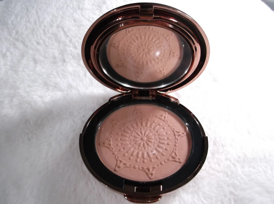 Josie Maran Argan Sunkissed Bronzer 0.35 Oz. Full Size New - Image 1 of 3