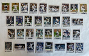 Los Angeles Dodgers 2022 Topps Series 1, 2, & Update Base Team Set *33 cards* - Picture 1 of 1