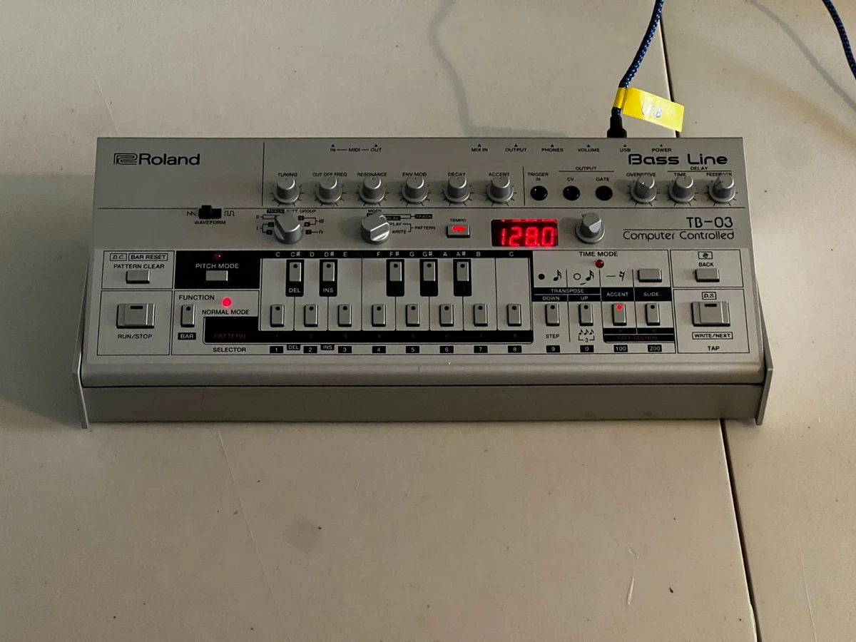 Roland TB-3 Touch Bassline　TB-303 Roland - TB-3 | Touch Bassline