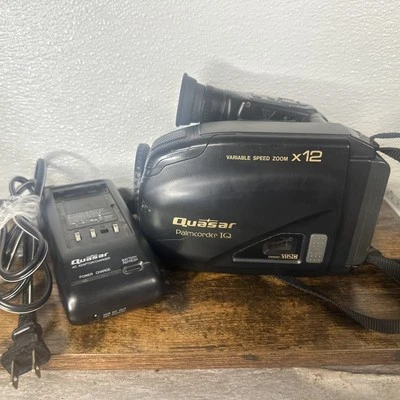 Quasar VM550 Palmcorder IQ VHSC 12x Zoom Video Recorder w/ Battery - UNTESTED - Image 1 of 4