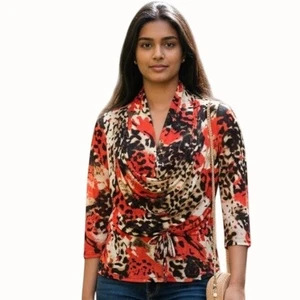 Juliette rot Leopardenmuster Langarm Wasserfallausschnitt Bluse groß lebendig elegant Look - Bild 1 von 8