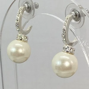 Vtg Signed Carolee Rhinestone Studded Simulated Pearl Silver Tone Earrings Read. - Picture 1 of 12