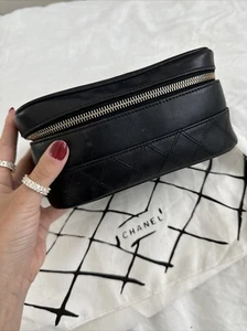 CHANEL Double stitch Lamb Leather Vanity Case W/dust Bag - Picture 1 of 24