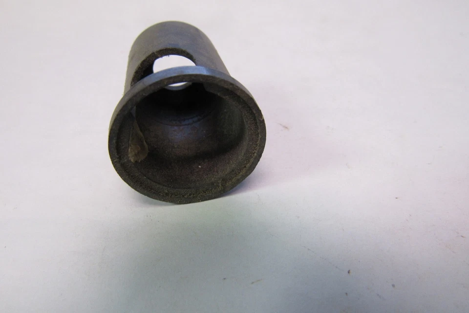 NUEVO OMC JOHNSON EVINRUDE OEM TERMOATAQUE CARCASA FUNDA # 305266 Foto 1 de 1