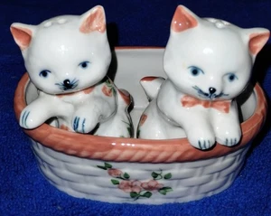 Andrea von Sadek - handbemalt - Katzen im Korb Salz- und Pfefferstreuer - Bild 1 von 7