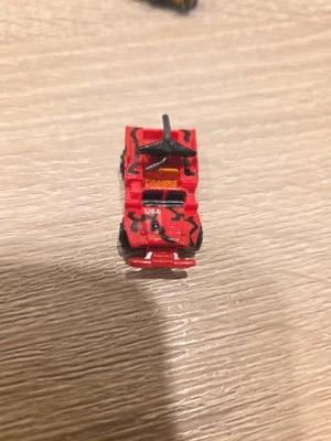 Micro Máquinas Vehículo Ejército Jeep con Pistola Trasera Galoob Raro Camuflaje Rojo Militar Foto 1 de 4