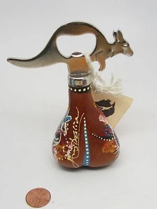 BRAND NEW!AUSTRALIA BEER OPENER CANGARUU WOOD HAND Paint 12cm/4 3/4"LONG - Bild 1 von 4