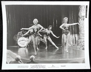 HOW TO BE VERY POPULAR Movie Press Photo Betty Grable Sexy Leggy Sheree North - Picture 1 of 2