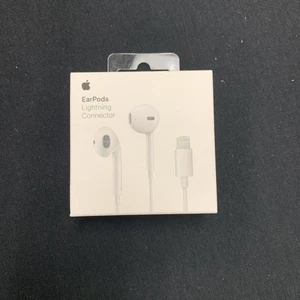 Apple EarPods with Lightning Connector In Ear Canal Headset - White - Picture 1 of 2