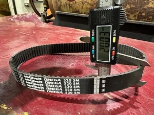 Correa de engranaje de distribución Optibelt 520-5M-20; 520 mm de largo x 20 mm de ancho - Imagen 1 de 2