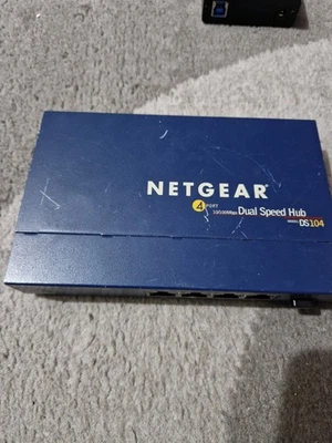 Netgear ProSafe Switch 4 Port  Gigabit Ethernet 10/100 FS108 - Image 1 of 4