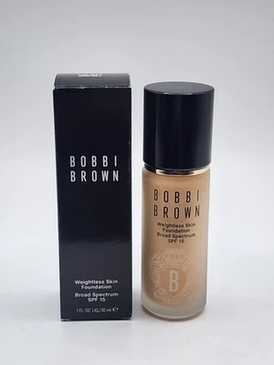 Base para piel sin peso Bobbi Brown SPF15 NW-022 marfil cálido neutro 30 ml Foto 1 de 3