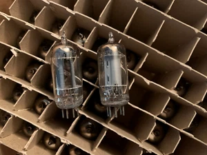 CASE Lot 100 pcs 5844 GE USA Medium mu Dual Triode Computer Grade Vacuum Tubes - Foto 1 di 3