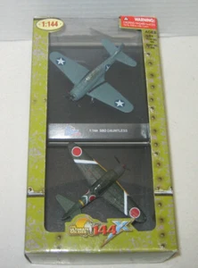 21st Century Toys 1/144 WWII SBD Dauntless Vs A6M2 Zero Type 11/21 Dual Pack - Picture 1 of 2