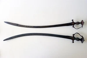 Two Antique Swords - Picture 1 of 12