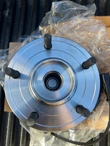 REAR Wheel Hub Bearing Assembly For 2012-2016 CHRYSLER TOWN & COUNTRY IN STOCK - Picture 1 of 4