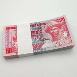 100 STCK. 1990 Guinea Bissau 50 Pesos BANKNOTE WÄHRUNG UNC Konvolut - Bild 1 von 2