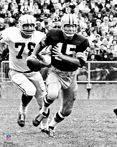 Bart Starr Green Bay Packers Unsigned Scrambling Photograph Cover