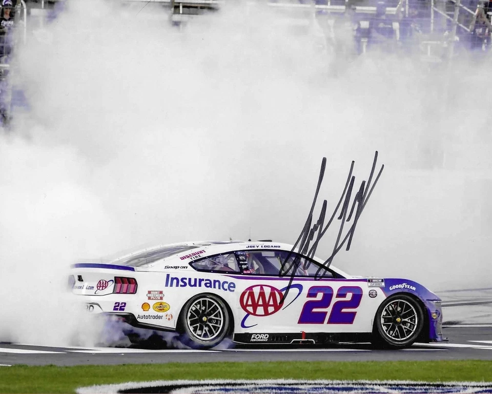 Foto 8x10 firmada por Joey Logano Wurth 400 Texas AAA Pennzoil 2025 con certificado de autenticidad Foto 1 de 1