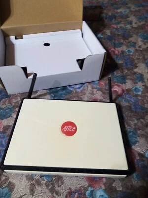 MODEM / ROUTER ADSL / ADSL2+ / wi-fi - Usato - TELECOM ITALIA - Immagine 1 di 4