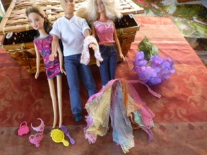 Großes Konvolut Ken und ihre 2 Kopinen eins, Barbie von 1998 + verschiedene - Bild 1 von 5