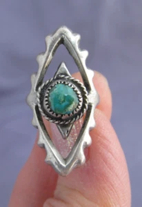 VINTAGE OLD PAWN STERLING LONG CUT OUT SPEAR ARROWHEAD TURQUOISE PINKY RING - Bild 1 von 6