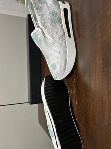 Fashion Sneakers for Women 2023 Floral Embroidery Size 42/-US 11.5 - Picture 1 of 11