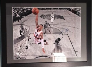Damian Lillard Portland Trailblazers Signed Framed 16x20 Photo JSA COA AE73792 - Picture 1 of 3