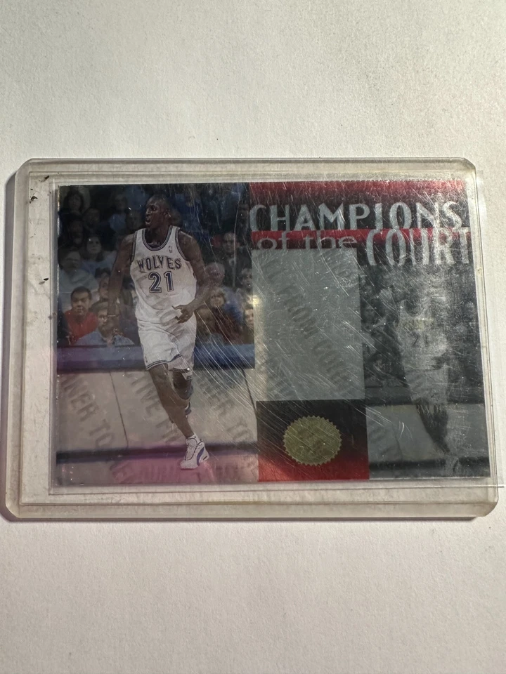 K76,521 - 1995-96 SP Championship Champions of the Court #C16 Kevin Garnett - Image 1 of 1