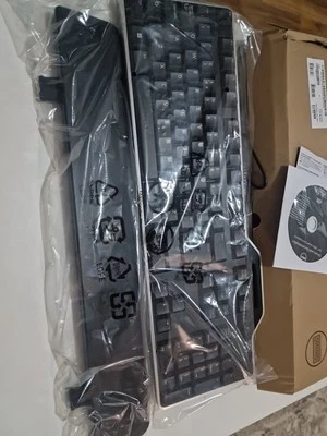 Dell KB813 Smartcard - keyboard - UK (QWERTY) In Black with Silver trim - Image 1 of 3