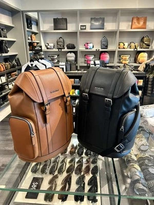 Michael Kors Cooper Hombres Cuero Bolsillo Lateral Hebilla Viaje Ciudad Mochila MK Foto 1 de 4