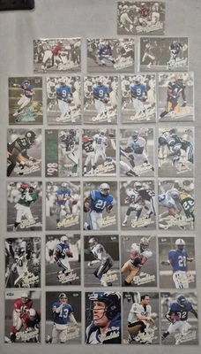 LOTE mixto de tarjetas de béisbol/fútbol/baloncesto '98, '99, '00, '01 doradas (medallón) Foto 1 de 4