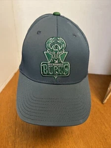 Milwaukee Bucks NBA Adidas verstellbare Kappe/Mütze leichte Reinigung erforderlich Größe L/XL - Bild 1 von 8