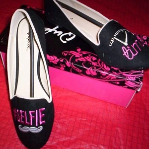 NEW Women’s Qupid Hashtag Selfie Time Black-Pink Flat Loafers 9 - Picture 1 of 5