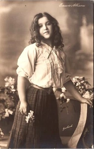 EASSIE ALLISON : PRETTY PERFORMER? : POSTCARD MODEL? : GERLACH : RPPC - Picture 1 of 2