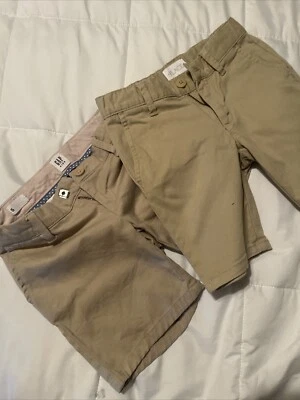 Lote de 2 Pantalones Cortos Uniformes Caqui Niñas Pequeñas Talla 5 - Gap/Lugar Infantil  Foto 1 de 3