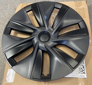 GENUINE New Tesla 1044235-01-C Model Y 19” Gemini Wheel Trim - Picture 1 of 10