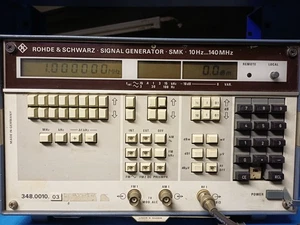 Rohde & Schwarz Signal Generator SMK - Photo 1/5