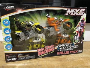 Road Champs 2010 MXS Ogio 18 & MSR 84 Radio Control Motocross Bikes Value Pack - Picture 1 of 9