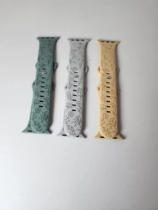 Confezione da tre cinturini Apple Watch con incisione floreale7/6/5/4/3/2/1/SE - Foto 1 di 3