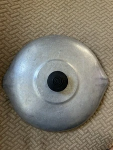 Vintage Wagner Ware Magnalit 10,0" Doppelauslauf NUR DECKEL Ersatz - Bild 1 von 2