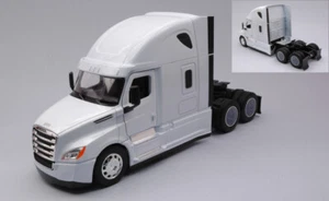 Freightliner Cascadia Camión Blanco Modelo 1:32 WELLY - Imagen 1 de 1