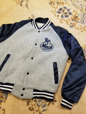 Chaqueta de bombardero universitaria forrada Sherpa vintage años 90 Chalk Line Mack Trucks pequeña S  Foto 1 de 4