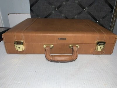 Pasta empresarial Stebco vintage couro marrom com chave - Imagem 1 de 4