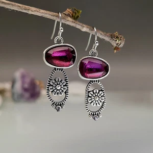 Filigrane Ohrhänger Silber Blume mit Amethyst farbigen Kristallen - Bild 1 von 5