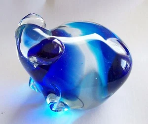 Chubby Art Glass Blue Hippo Paperweight  - Imagen 1 de 1