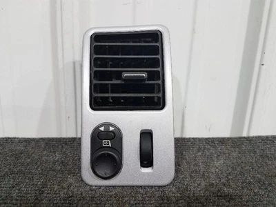 Interruptor de tablero Pontiac Torrent 2007-09 - espejo retrovisor con bisel de ventilación plateado Foto 1 de 4