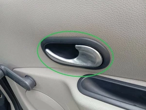maniglia porta posteriore interna destra 465411 per Renault Modus Comfort Dynamique 2004 - Foto 1 di 8